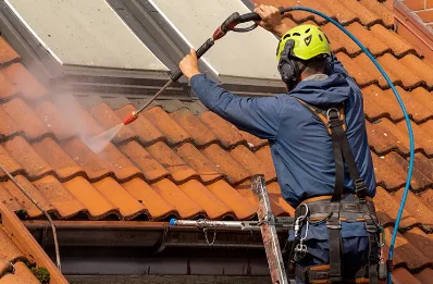 Démoussage et hydrofuge de toiture à Cazac